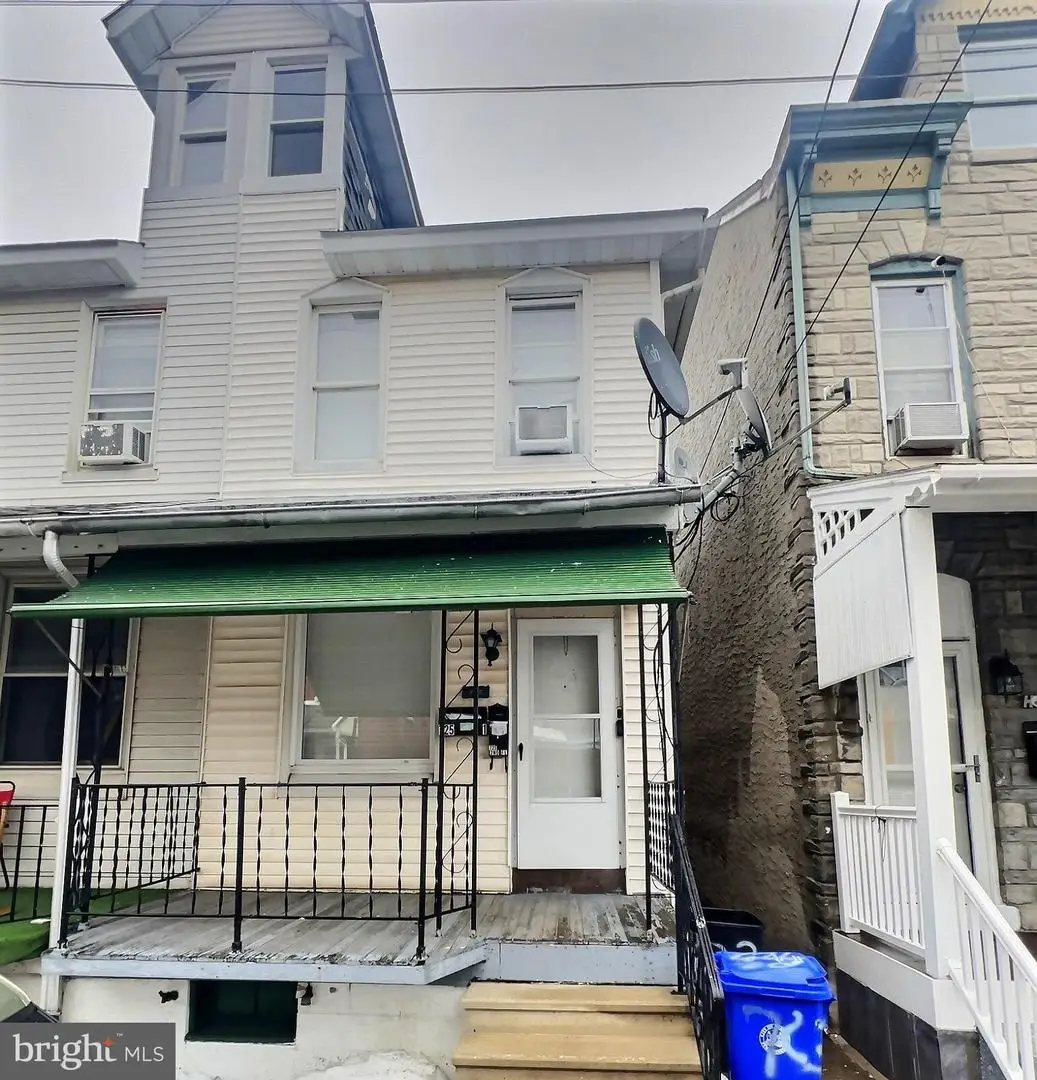 725 Pear St, Reading, PA 19601 - #1