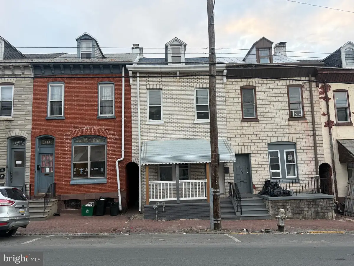 624 N 10th St, Reading, PA 19604 - #1