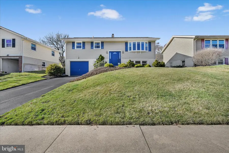 1321 Woodcrest Dr, Reading, PA 19607 - #2