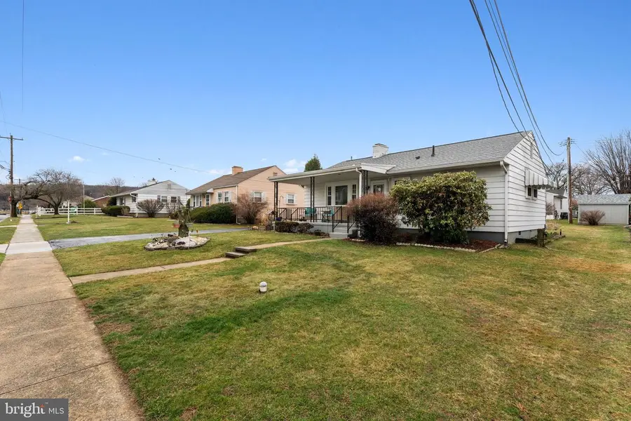 18 S Callowhill St, Topton, PA 19562 - #2