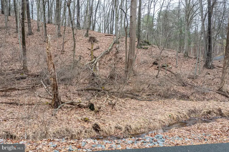 10 Hidden Pond Dr, Reading, PA 19607 - #3