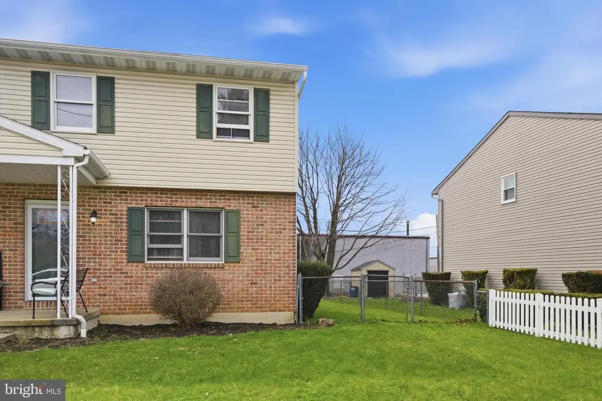 1302 Carbon St, Reading, PA 19601 - #1