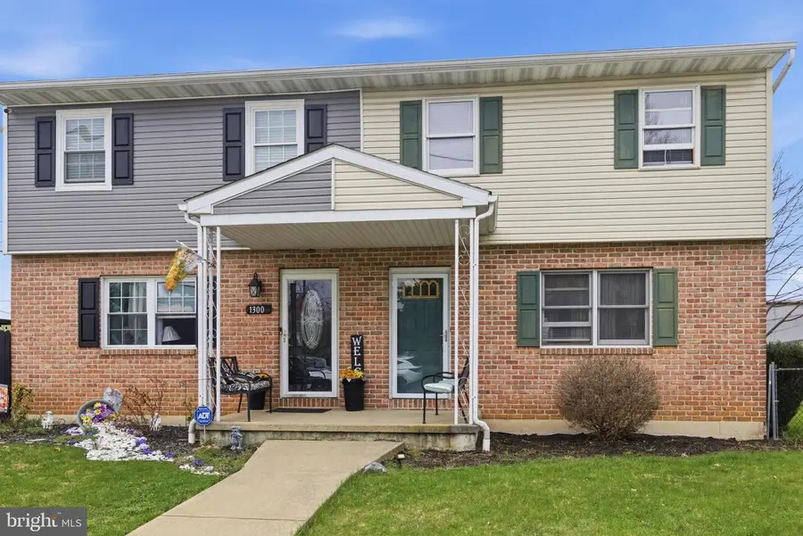 1302 Carbon St, Reading, PA 19601 - #2