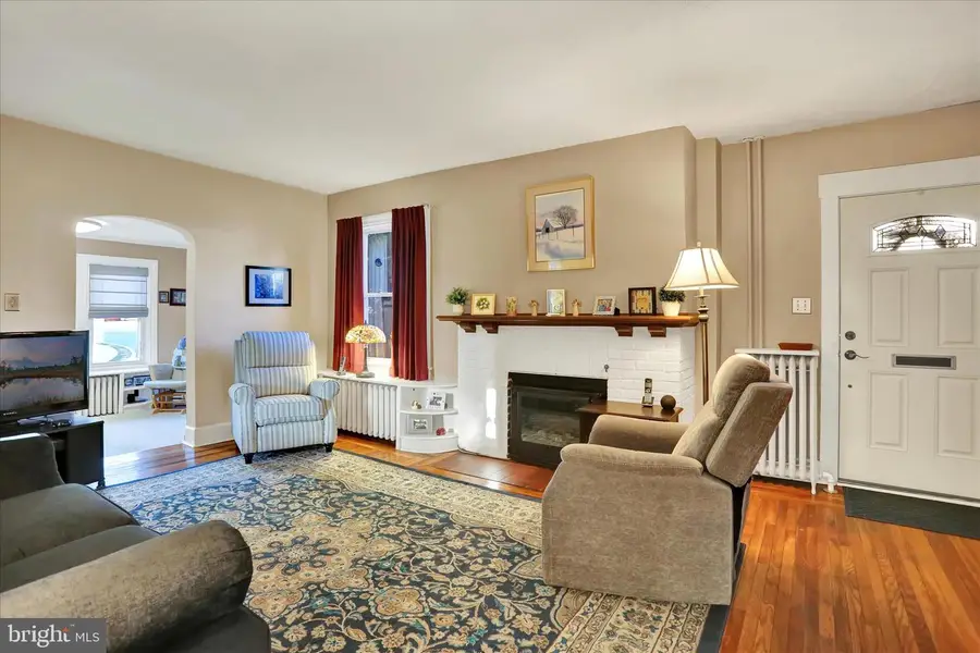 117 Center St, Reading, PA 19606 - #2