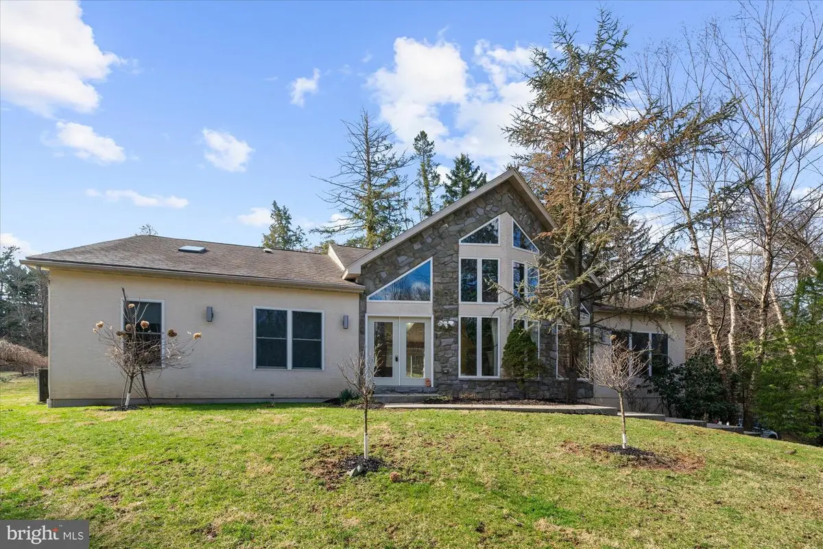 302 N Tulpehocken Rd, Reading, PA 19601 - #1