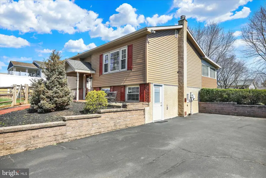 41 Laurel Ave, Birdsboro, PA 19508 - #3