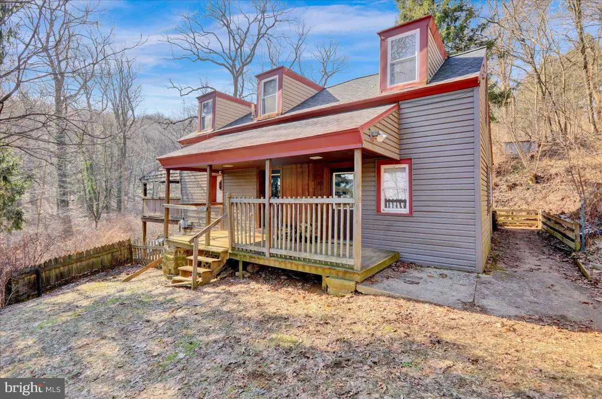 142 Grandview Rd, Wernersville, PA 19565 - #1