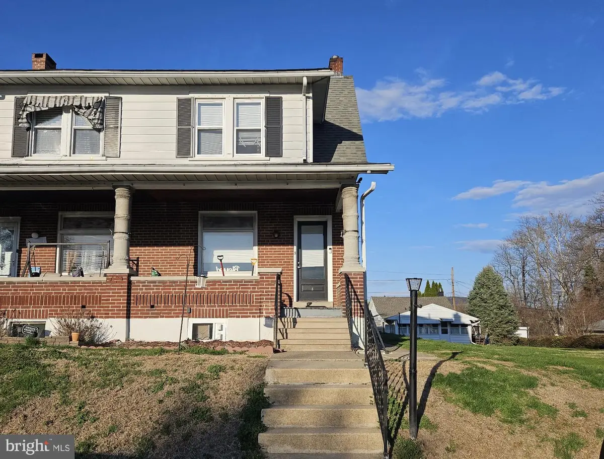 8 Pershing Blvd, Reading, PA 19607 - #1