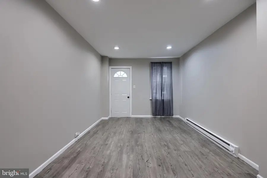 1047 Muhlenberg St, Reading, PA 19602 - #3