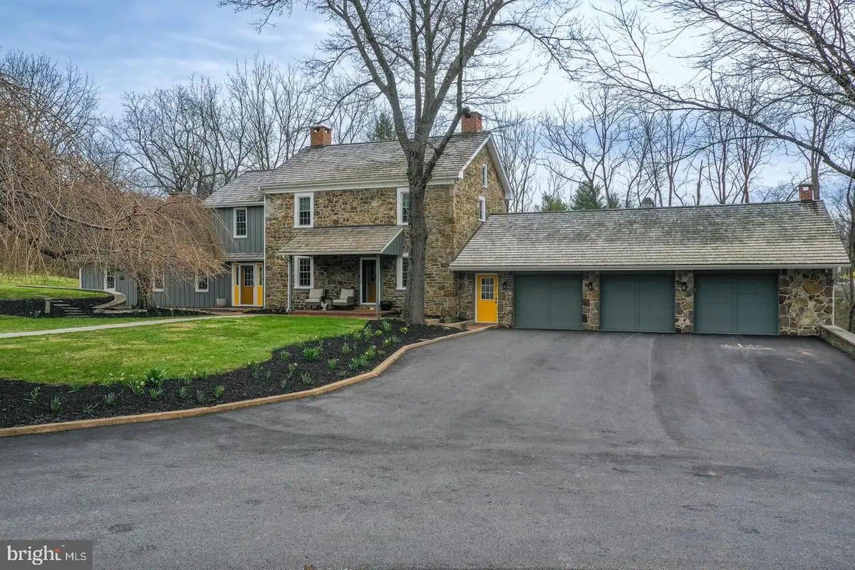 566 Scenic Dr, Bernville, PA 19506 - #1