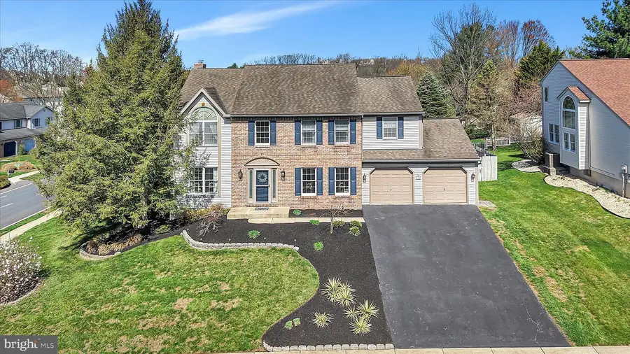 320 Daniel St, Wernersville, PA 19565 - #2