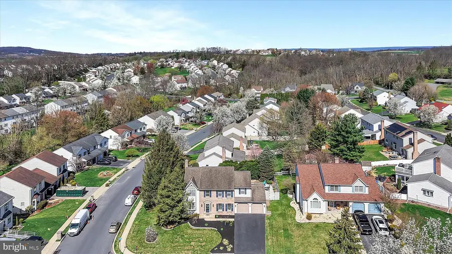 320 Daniel St, Wernersville, PA 19565 - #3