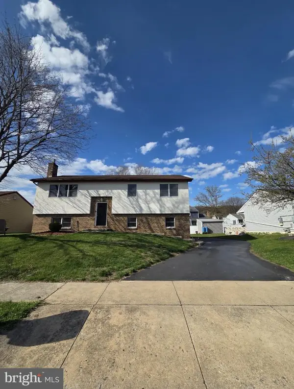 908 Blue Gate Ln, SINKING SPRING, PA 19608