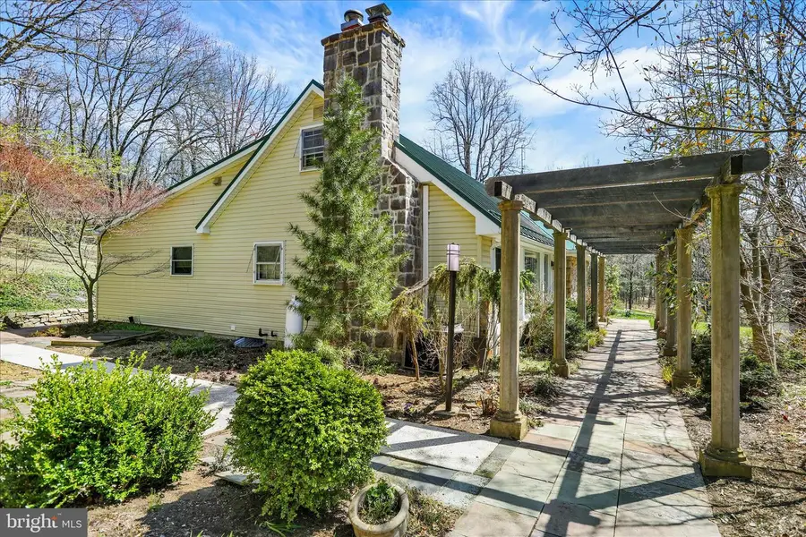 211 Orchard Rd, Fleetwood, PA 19522 - #2