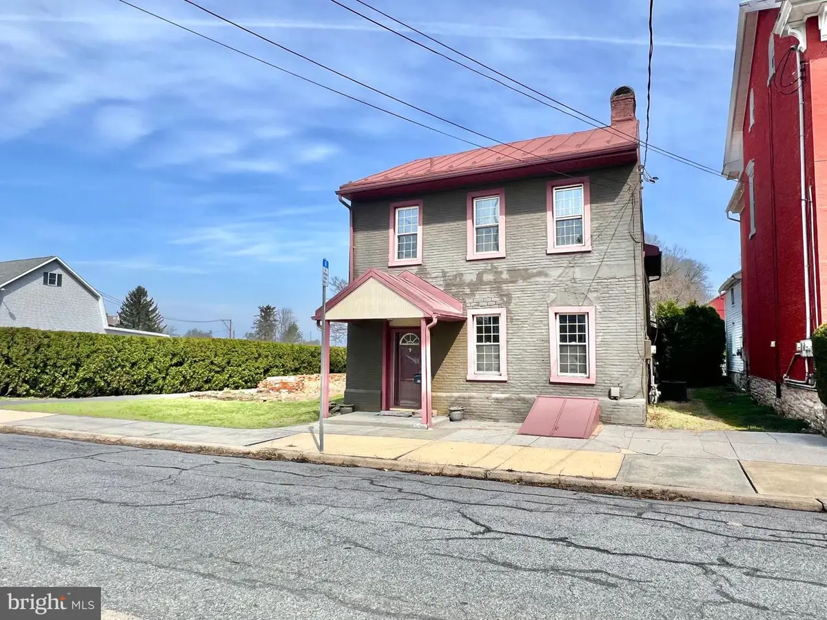203 W Franklin St, Womelsdorf, PA 19567 - #1