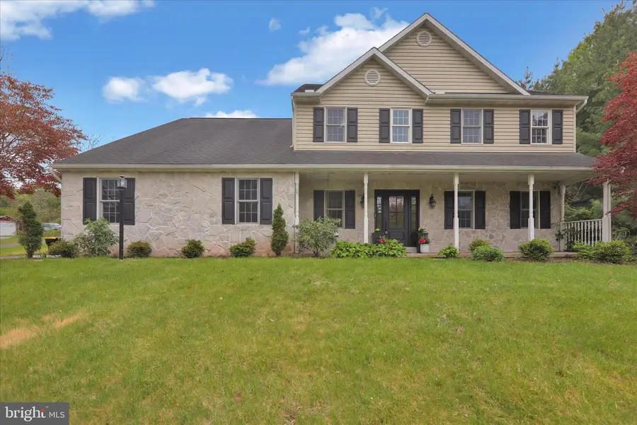 348 Garey Rd, Douglassville, PA 19518 - #2
