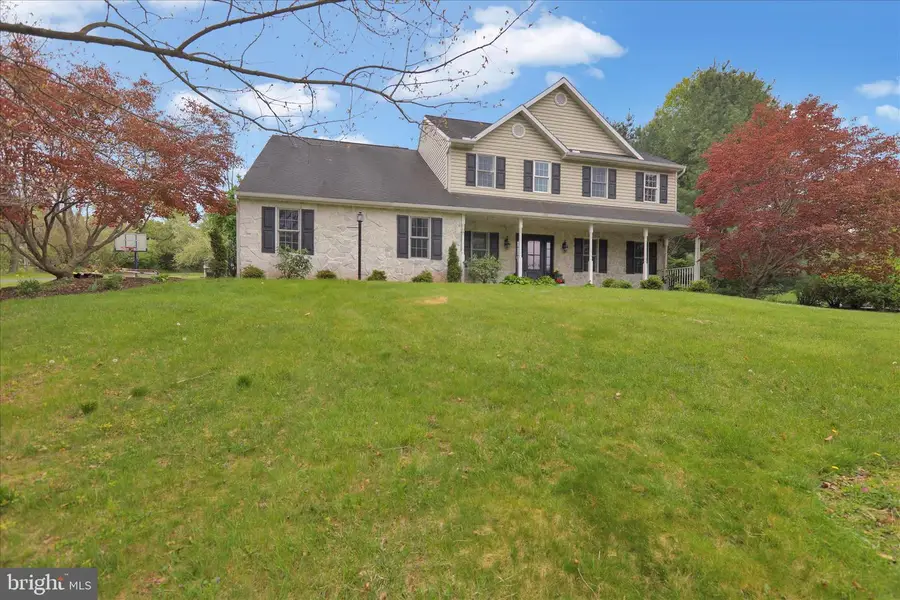 348 Garey Rd, Douglassville, PA 19518 - #3