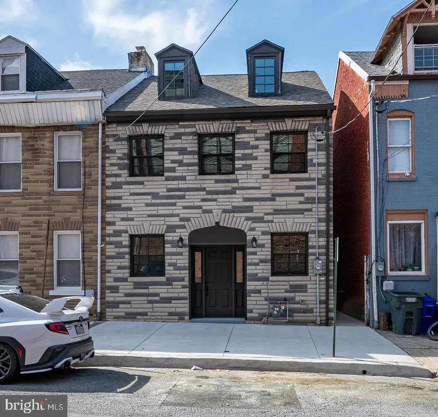 626 & 626r Spruce St, Reading, PA 19602 - #3