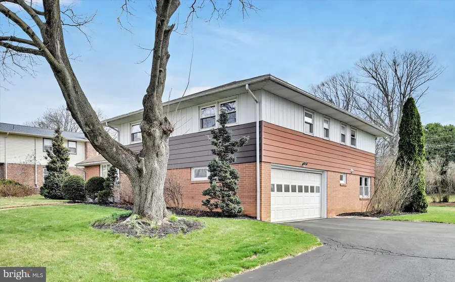 2910 Curtis Rd, Reading, PA 19609 - #2