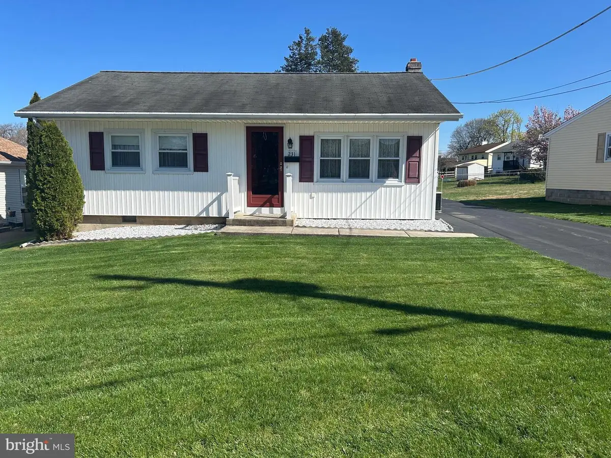 231 Beckley St, Wernersville, PA 19565 - #1