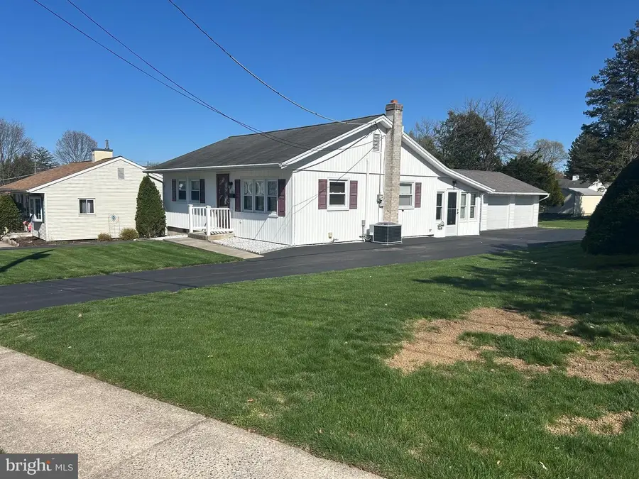 231 Beckley St, Wernersville, PA 19565 - #2