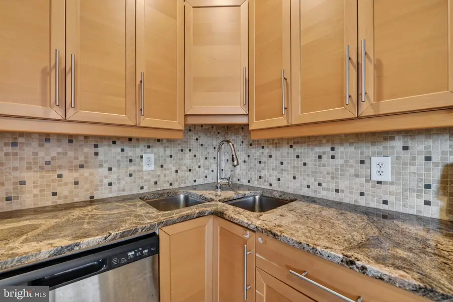 2542 Cleveland Ave, Reading, PA 19609 - #3