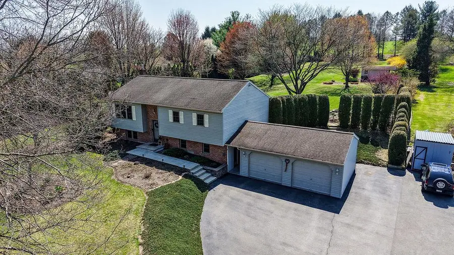 1111 Easter St, Mohrsville, PA 19541 - #2