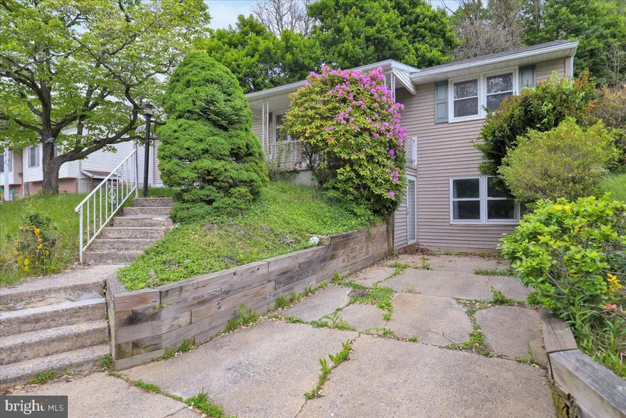 1530 Kramer Ave, Reading, PA 19606 - #2
