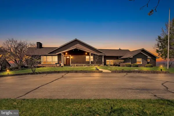 57 Arboretum Rd, BERNVILLE, PA 19506