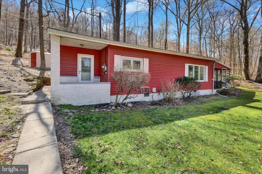 666 Gerhart Ln, Reading, PA 19606 - #2