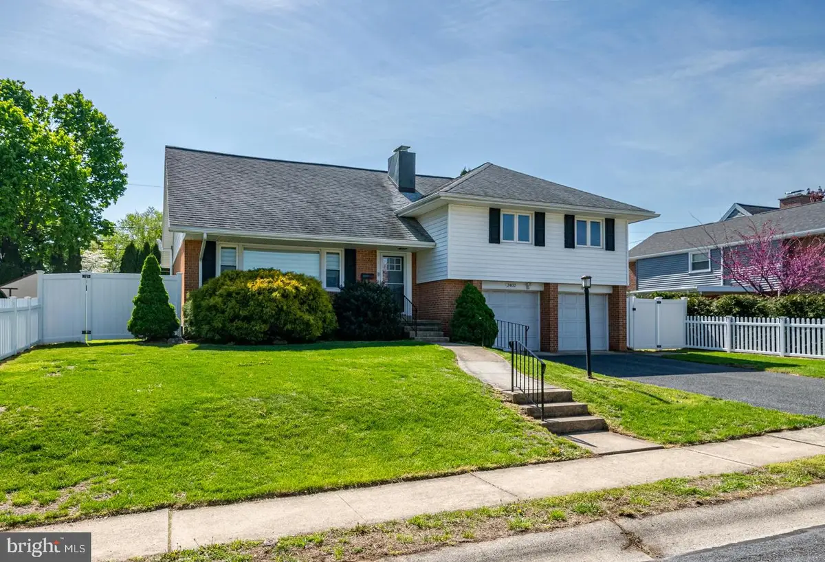 2402 Bell Dr, Reading, PA 19609 - #1