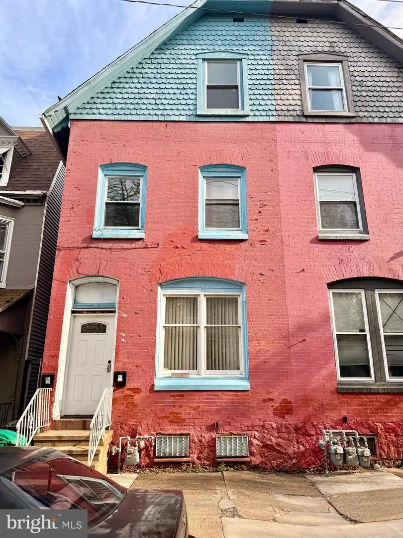 420 Woodward St, Reading, PA 19601 - #1