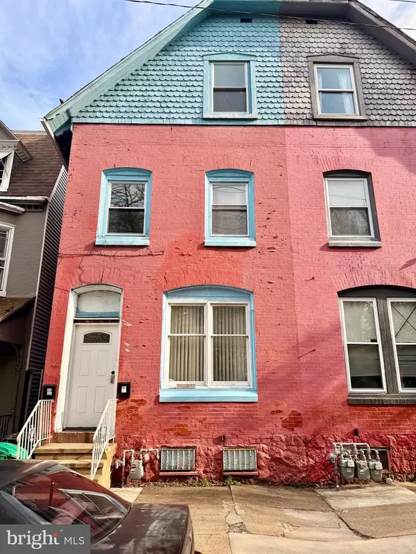 420 Woodward St, READING, PA 19601