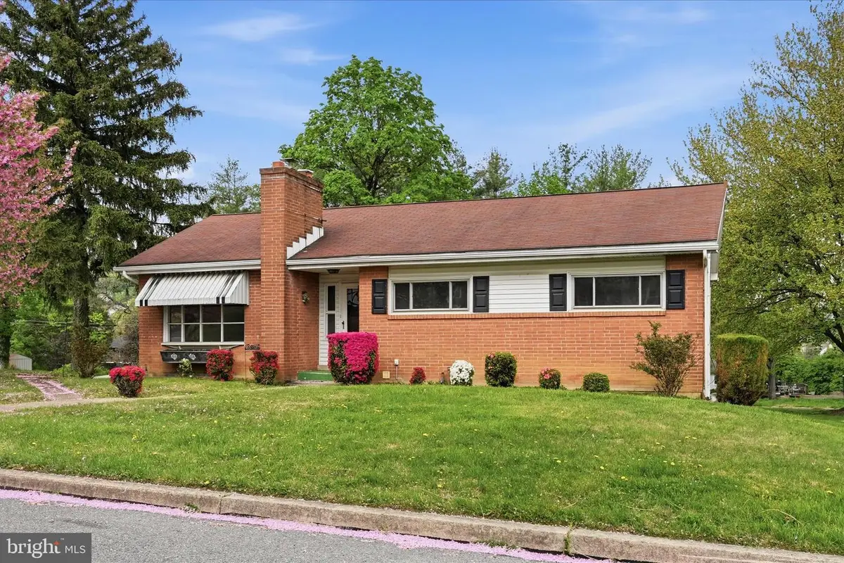 904 Crestview Ave, Reading, PA 19607 - #1