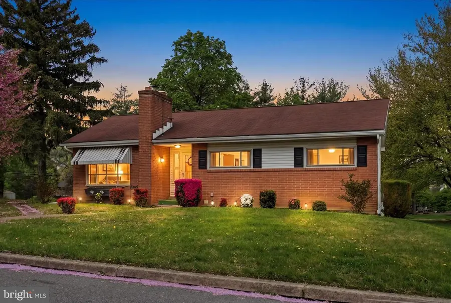 904 Crestview Ave, Reading, PA 19607 - #3