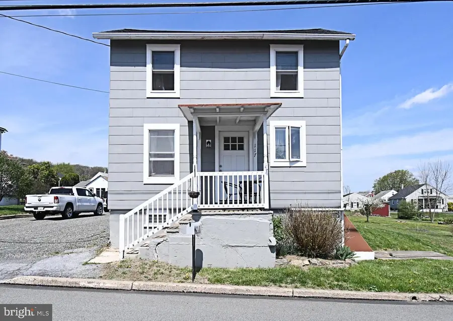 117 N Church St, Bally, PA 19504 - #2