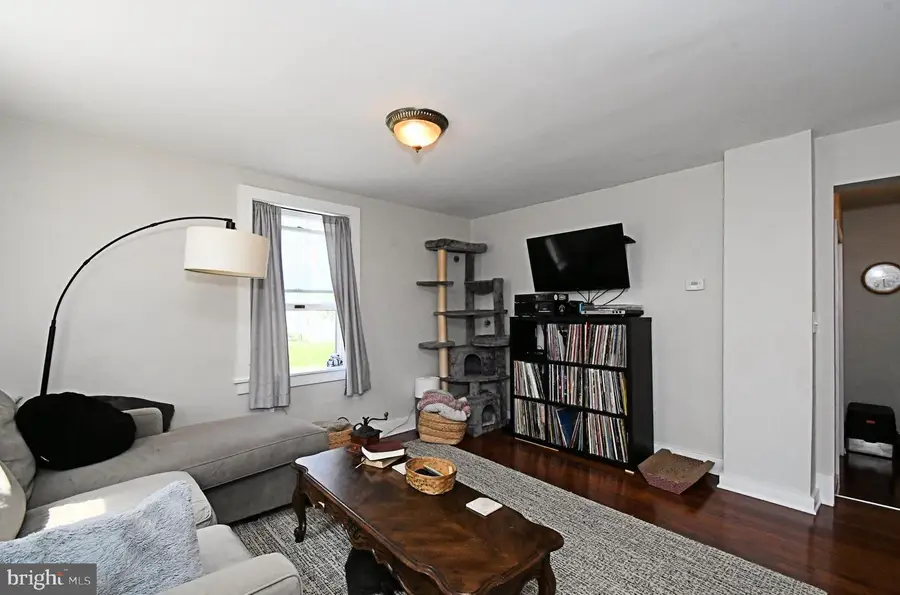 117 N Church St, Bally, PA 19504 - #3