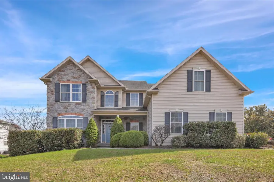 110 Roja Ln, Mertztown, PA 19539 - #2