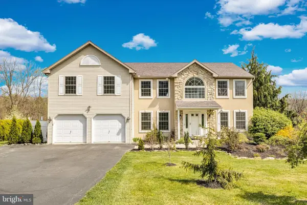 18 Ridge Crest Dr, FLEETWOOD, PA 19522