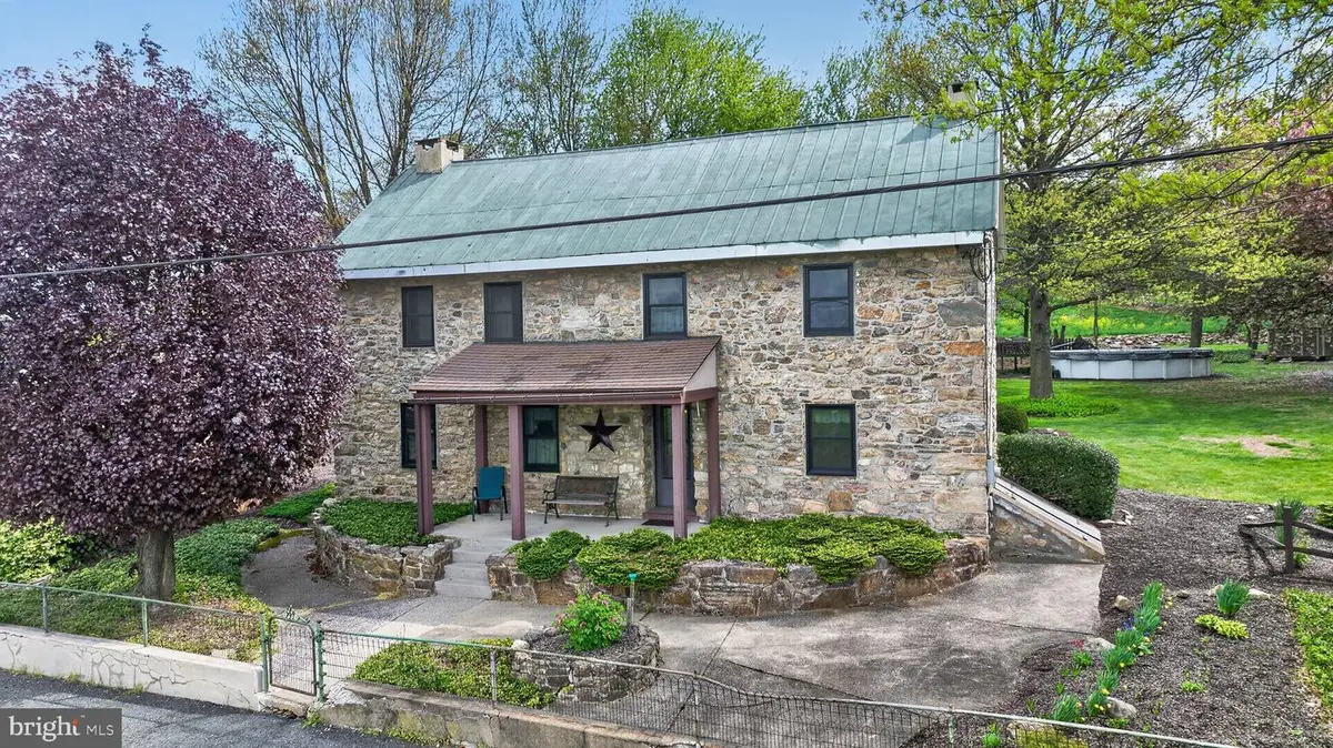 1786 Weisstown Rd, Boyertown, PA 19512 - #1