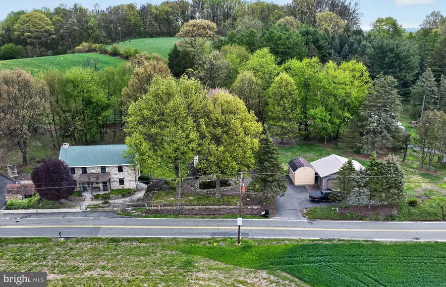 1786 Weisstown Rd, Boyertown, PA 19512 - #2