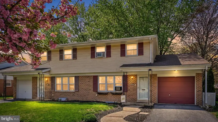 108 S Wayne St, Robesonia, PA 19551 - #2