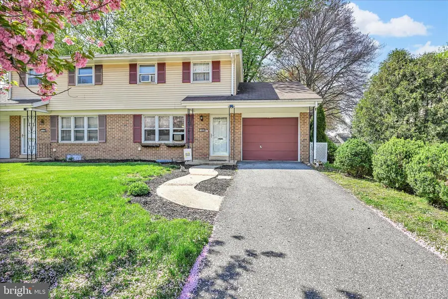 108 S Wayne St, Robesonia, PA 19551 - #3