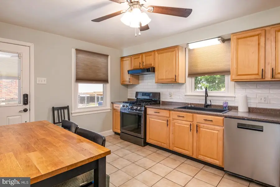 2811 Garfield Ave, Reading, PA 19609 - #3