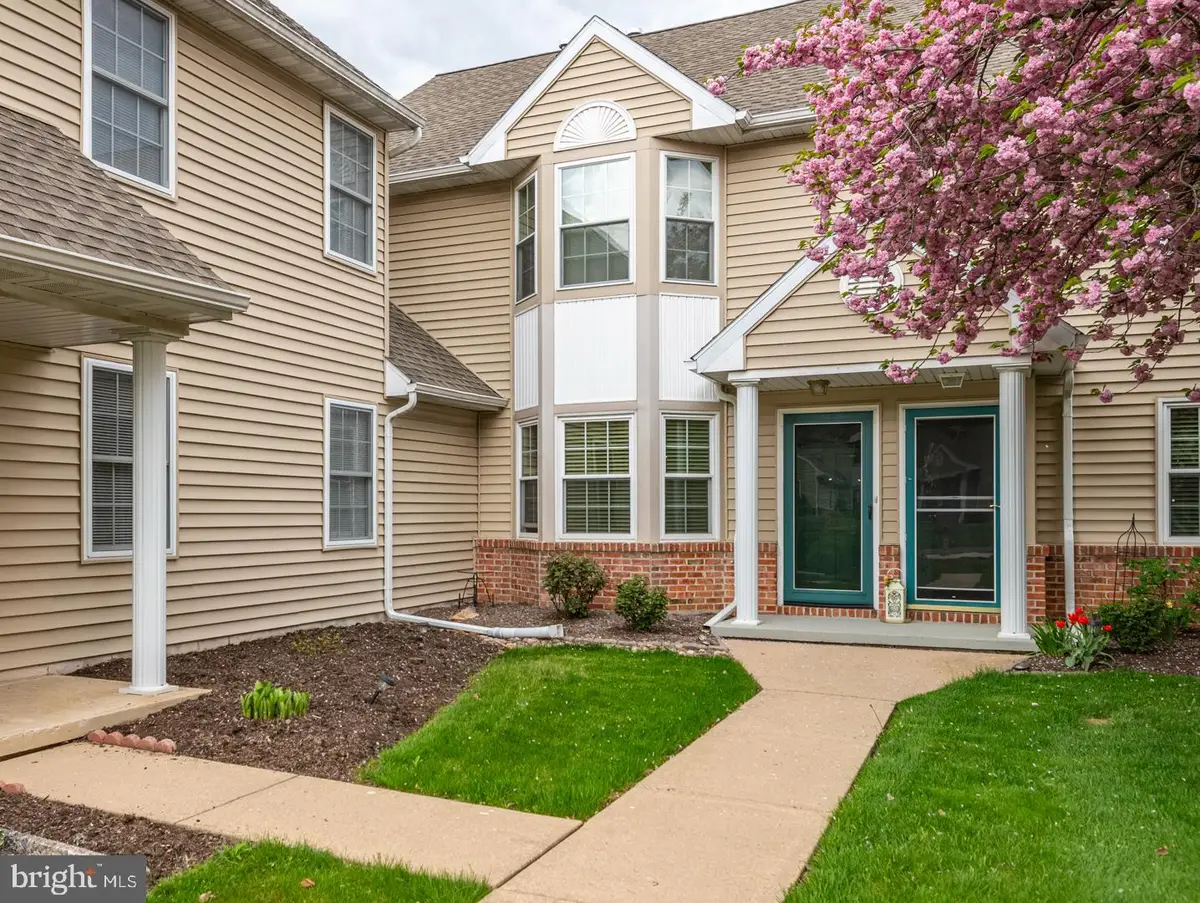 121 Heather Ln, Wyomissing, PA 19610 - #1