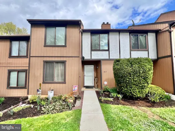 69-2 Azalea Way, READING, PA 19606