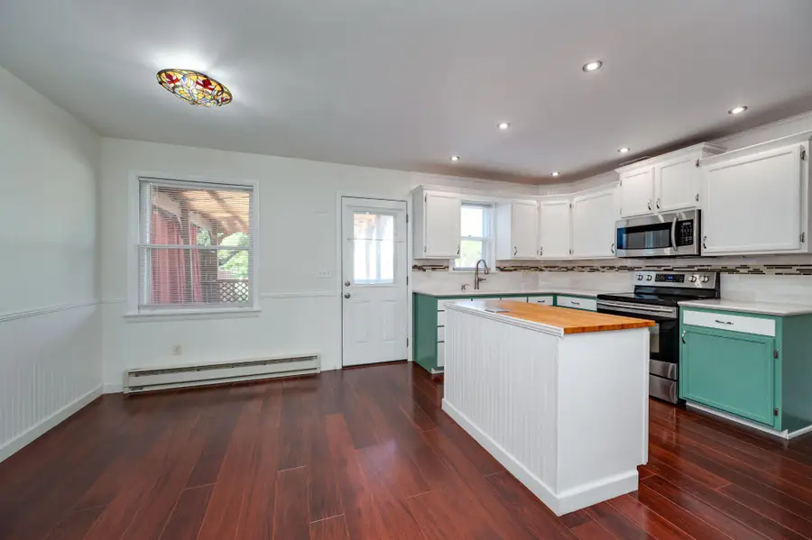 4 S Buttonwood St, Fleetwood, PA 19522 - #3
