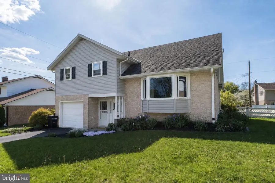 324 Holland St, Shillington, PA 19607 - #2