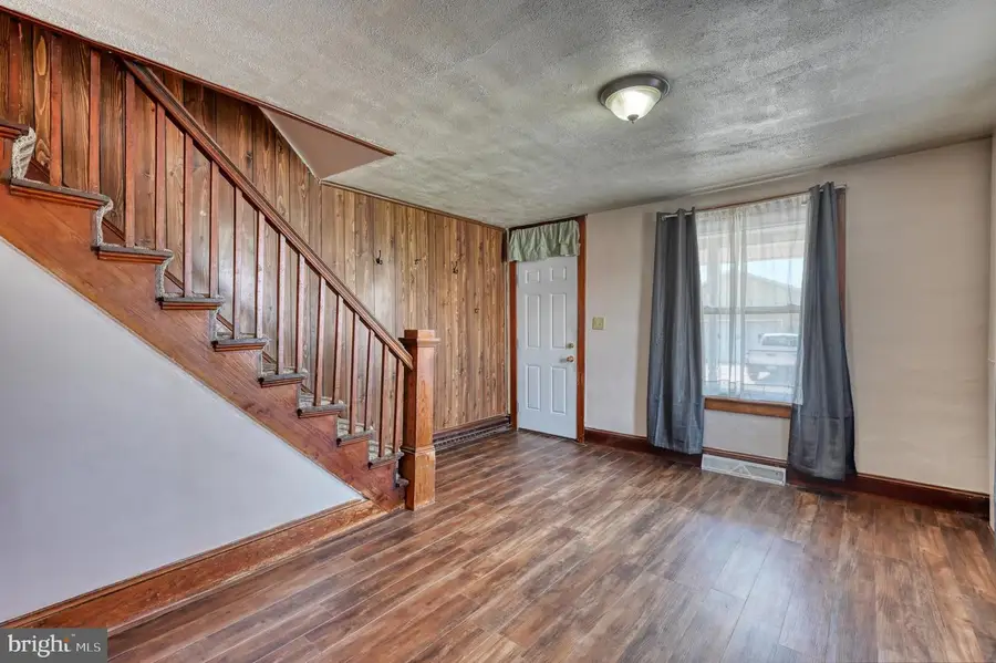 104 N Maple St, Kutztown, PA 19530 - #3