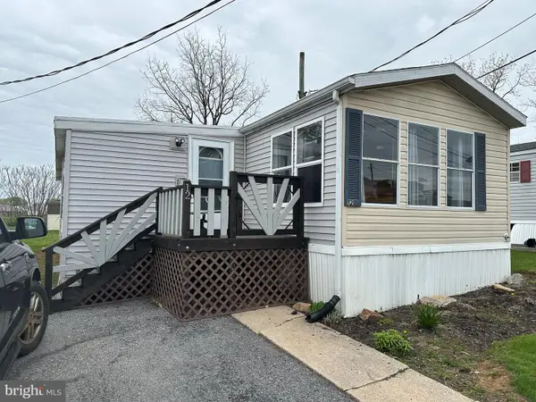 12 Roth Ave, MERTZTOWN, PA 19539